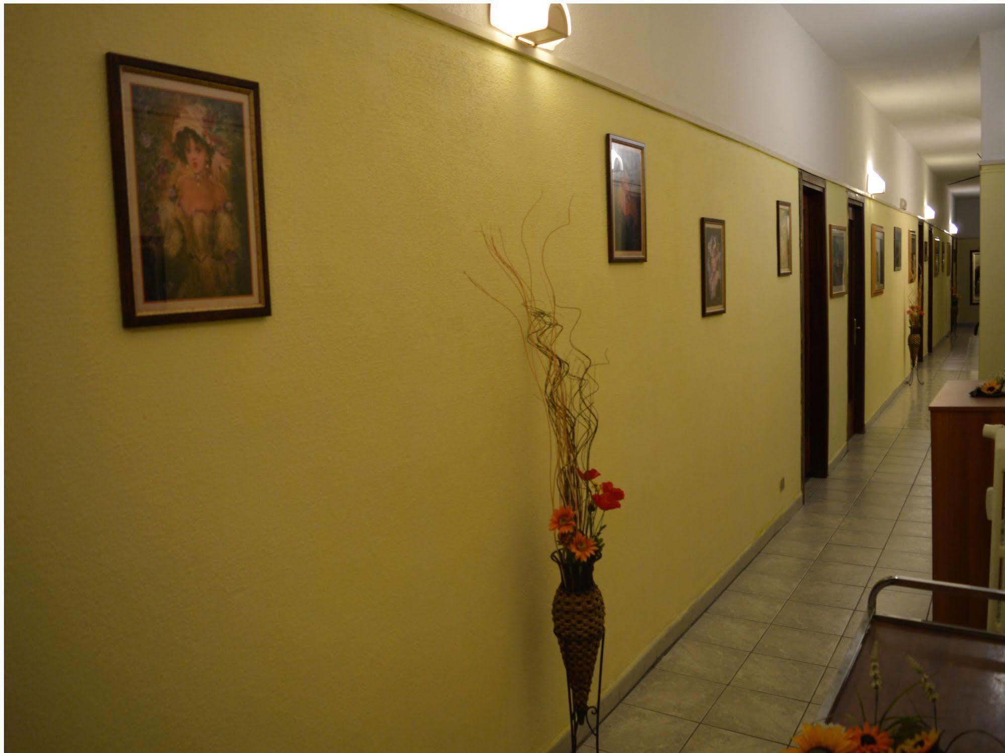 Hotel Stazione Novara Dış mekan fotoğraf